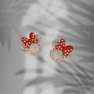 NWT *DISNEY*🎀 Minnie Mouse gem stud earrings